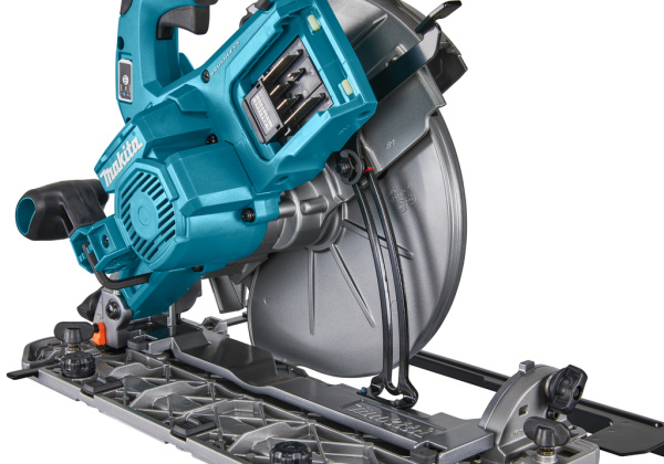 Аккумуляторная дисковая пила 235 мм Makita HS009GZ