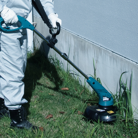 Электрический триммер Makita UR3000