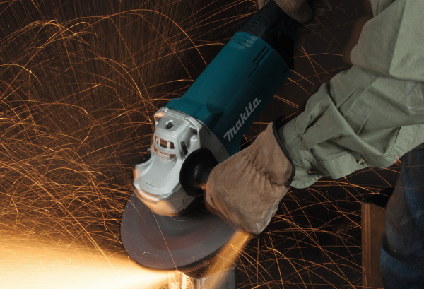 Угловая шлифовальная машина Makita GA9060