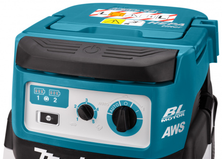 Аккумуляторный пылесос Makita DVC157LZX3