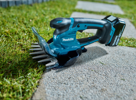 Аккумуляторные ножницы Makita DUM604Z