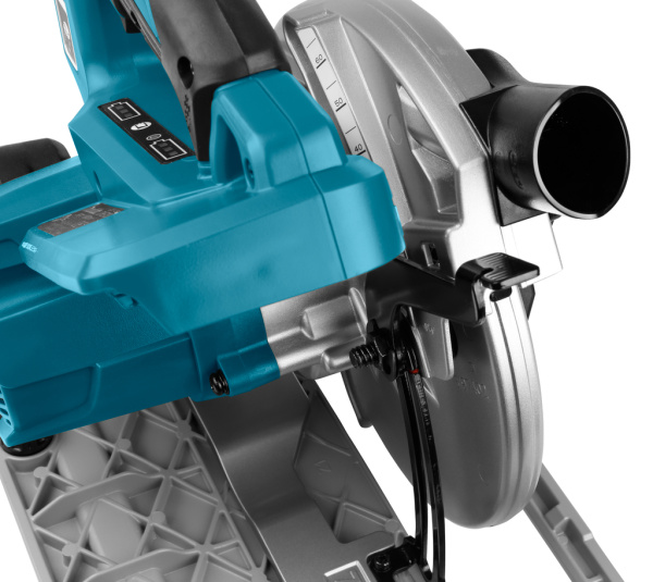 Дисковая пила 190 мм Makita DHS783ZJU